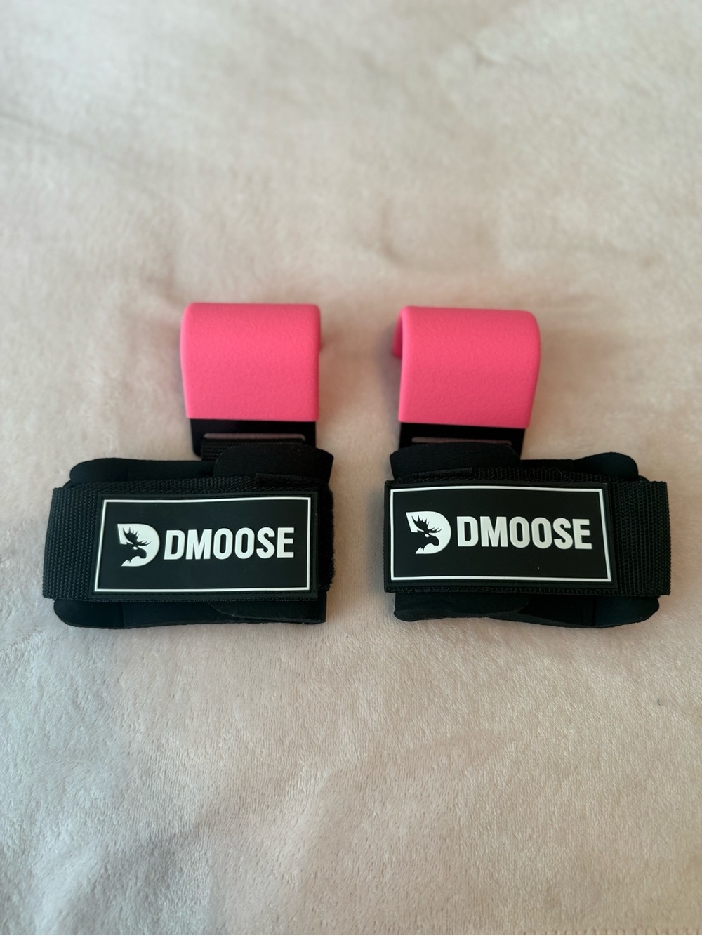 Women’s Pink Lifting Hooks with Wrist Support